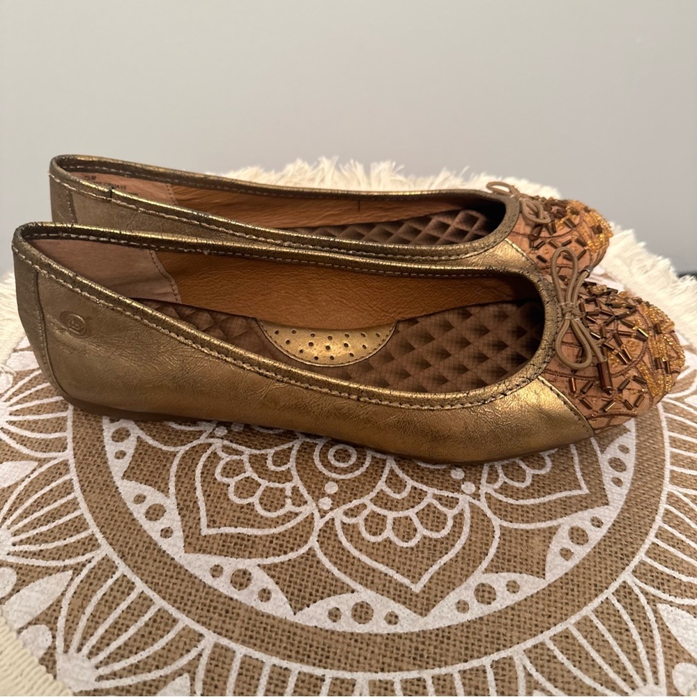 BORN Women's Ballet Flats LEATHER Metallic Gold SIZE 7.5